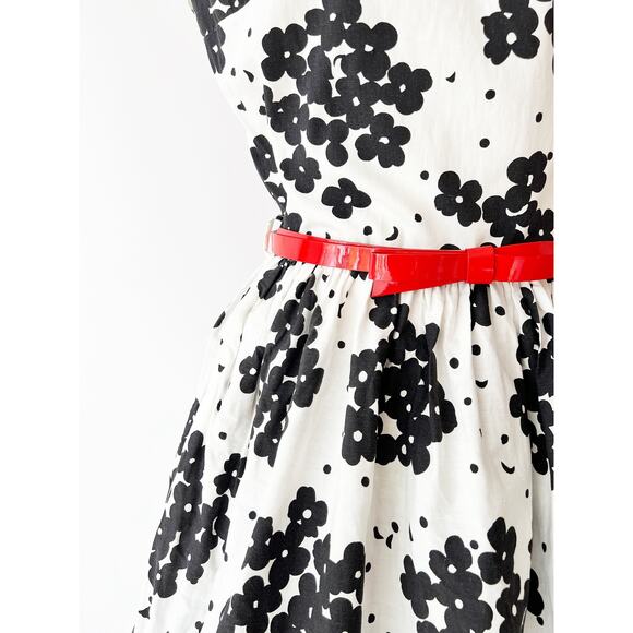 SIZE M/L 1950s Black & White Floral Dress - Cotton, Fit and Flare, Retro - Picture 3 of 8